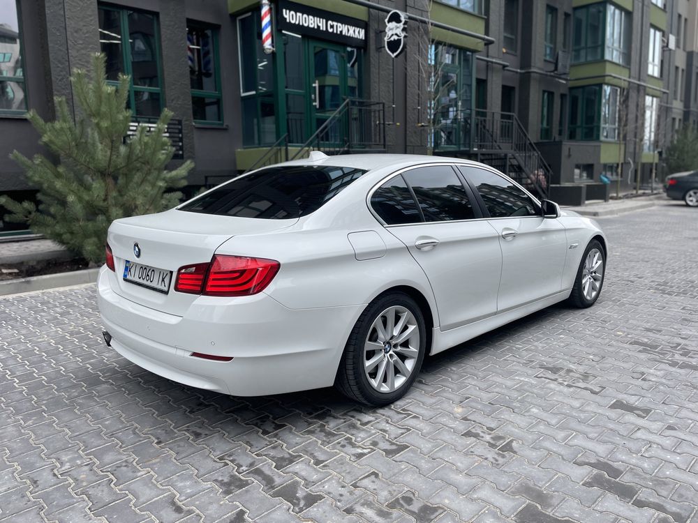 BMW-5 F10 523I.