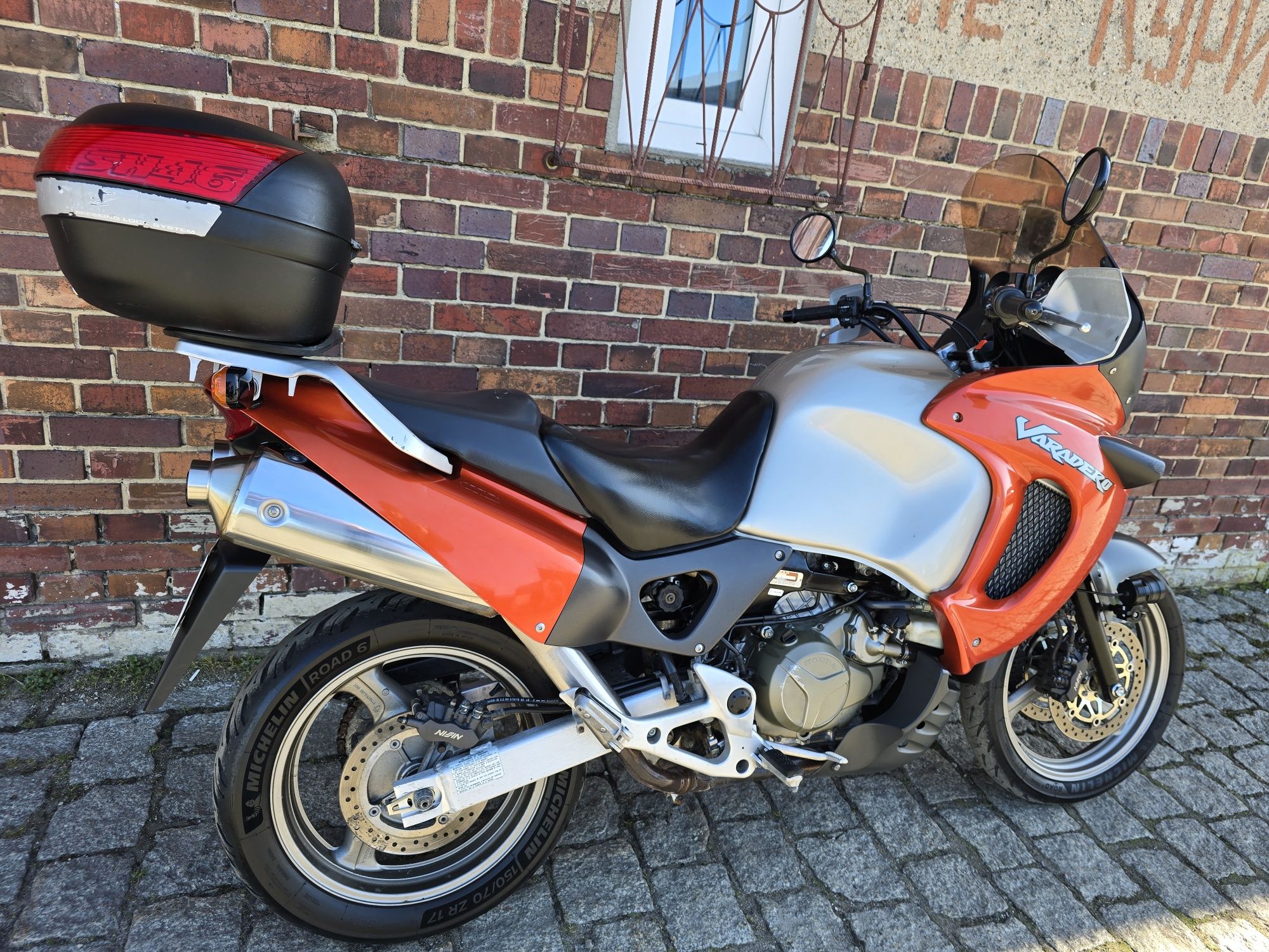 Honda XL 1000 Varadero .1999r. Kufer // bardzo dobry stan