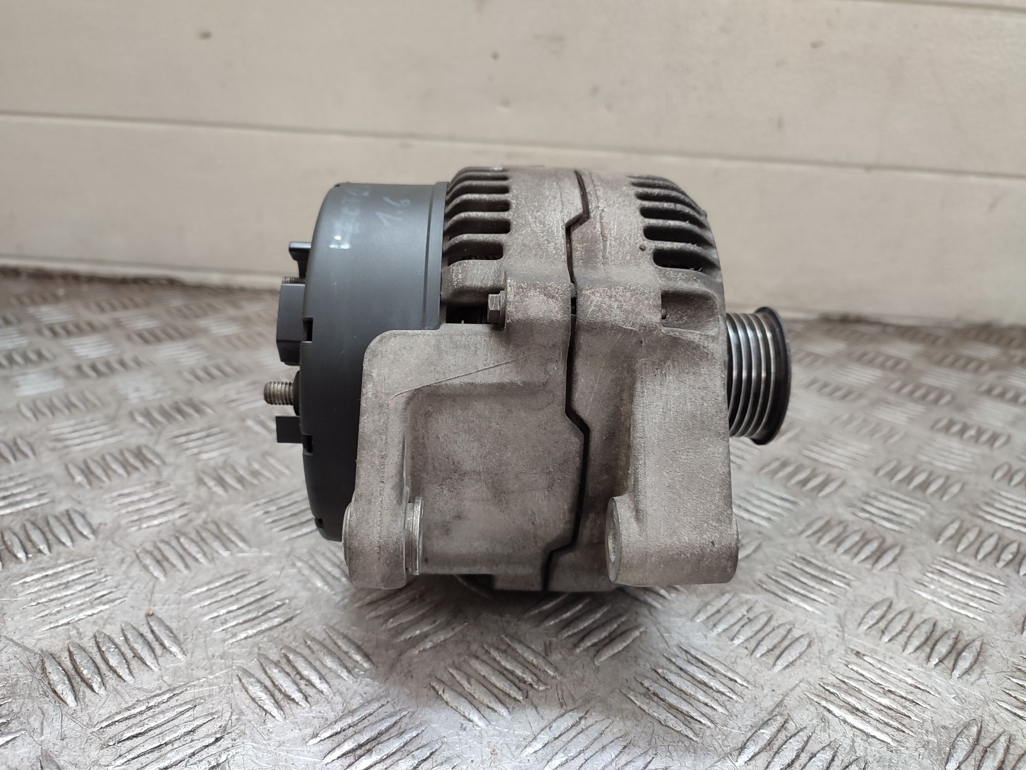 Opel Vectra B 1.6 16V alternator 100A