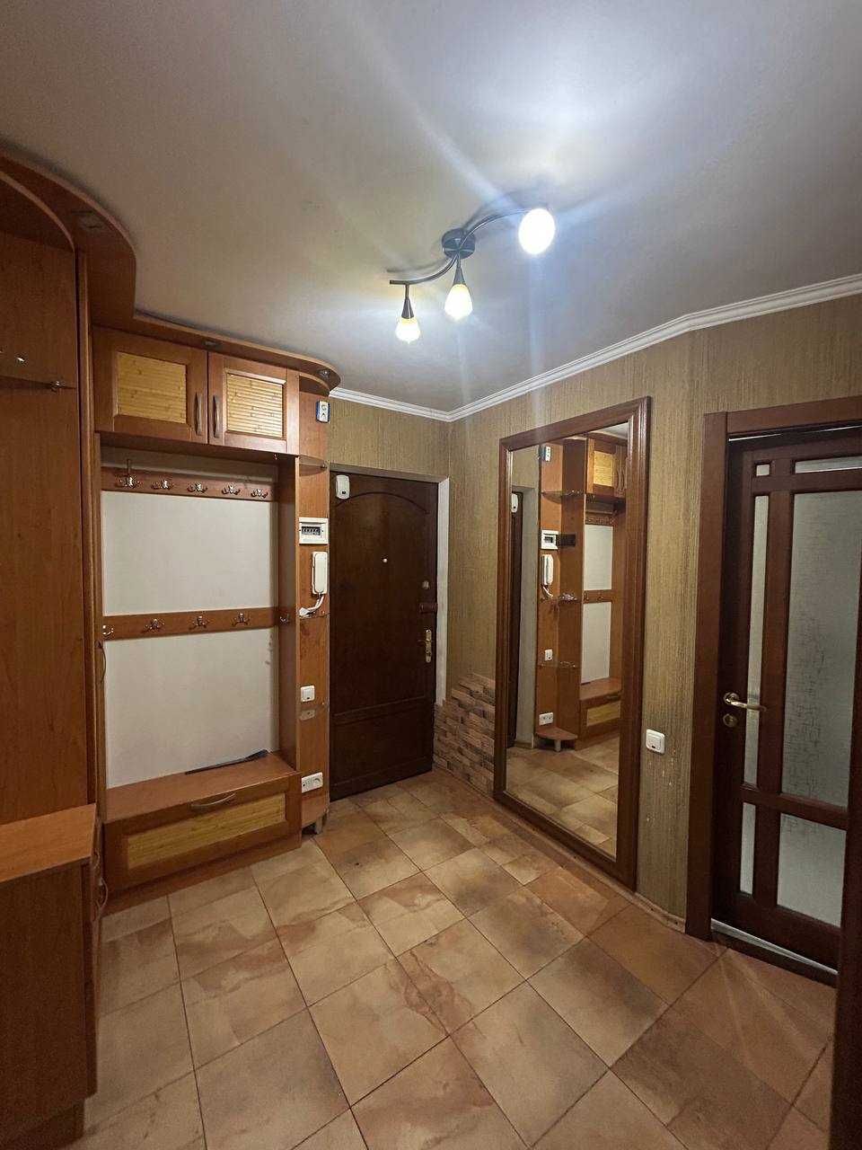 Продам трехкомнатную на Черемушках с капремонтом