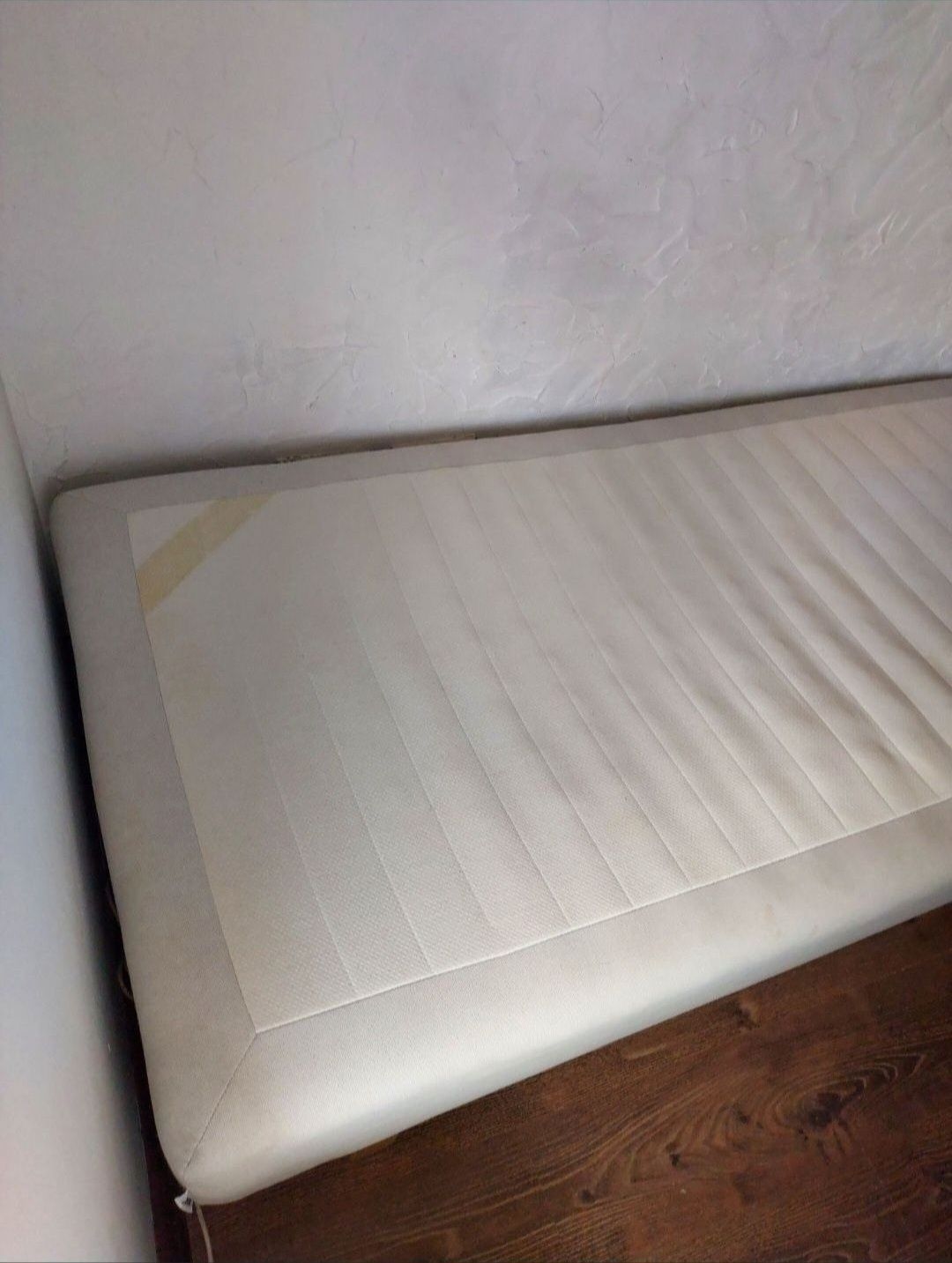 Komfortowe łóżko 1-2 osobowe z materacem wstawienie na nowe mieszkanie