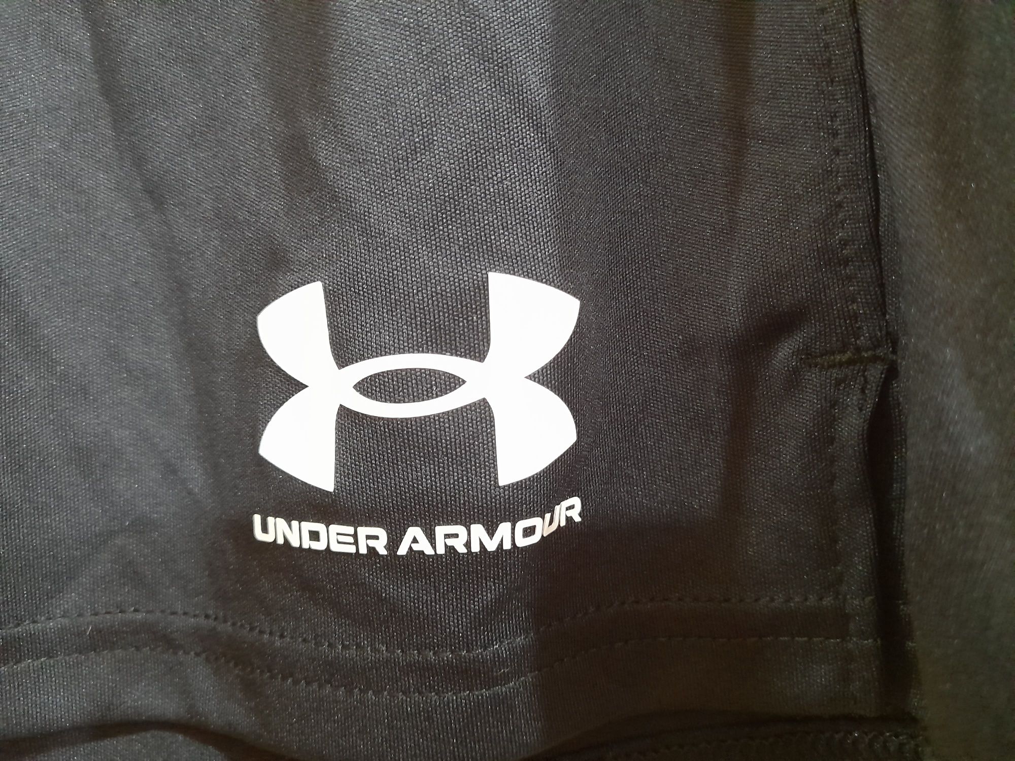 Under Armour спортивні футбольні шорти оригінал М