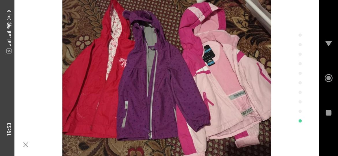 Продам куртки на девочку 5-7лет
