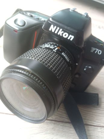 Aparat Nikon F70 lustrzanka analogowa