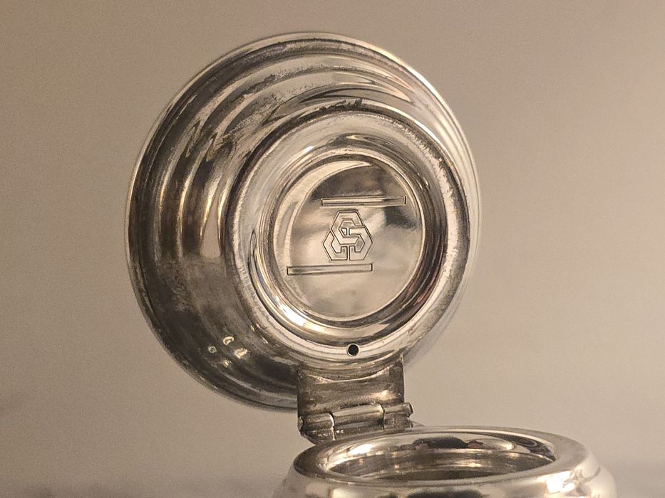 Tinteiro grande em vidro e prata 925. No interior com o logo da CGD