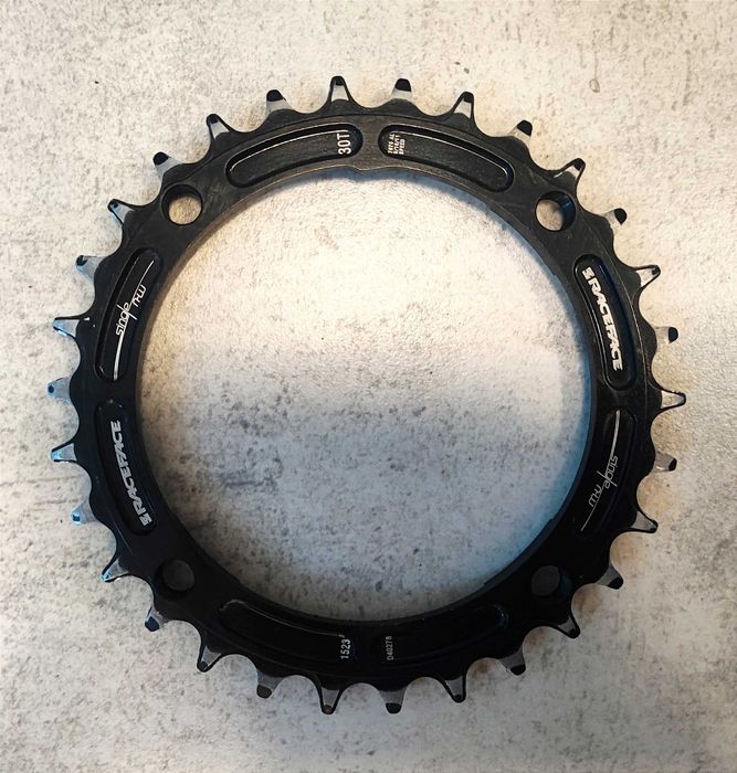 Zębatka Race Face Narrow Wide Single 30T BCD 104mm