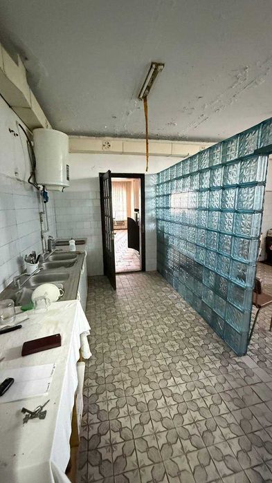 Продається комерційне приміщення в м. Чернівці (район Ленківці)