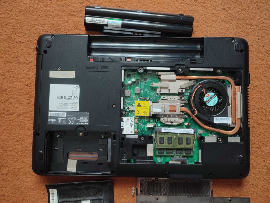 Продам на запчасти ноутбук Fujitsu Lifebook AH530GFX