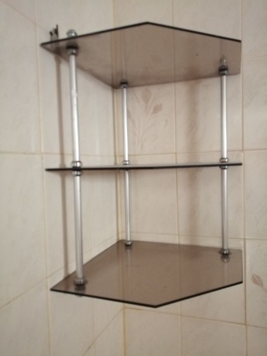 Suporte em vidro com 3 prateleiras
