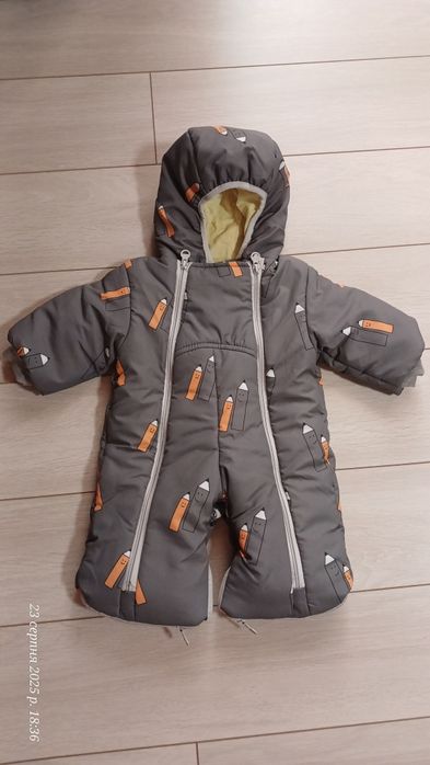 Демісезонний комбінезон с принтом