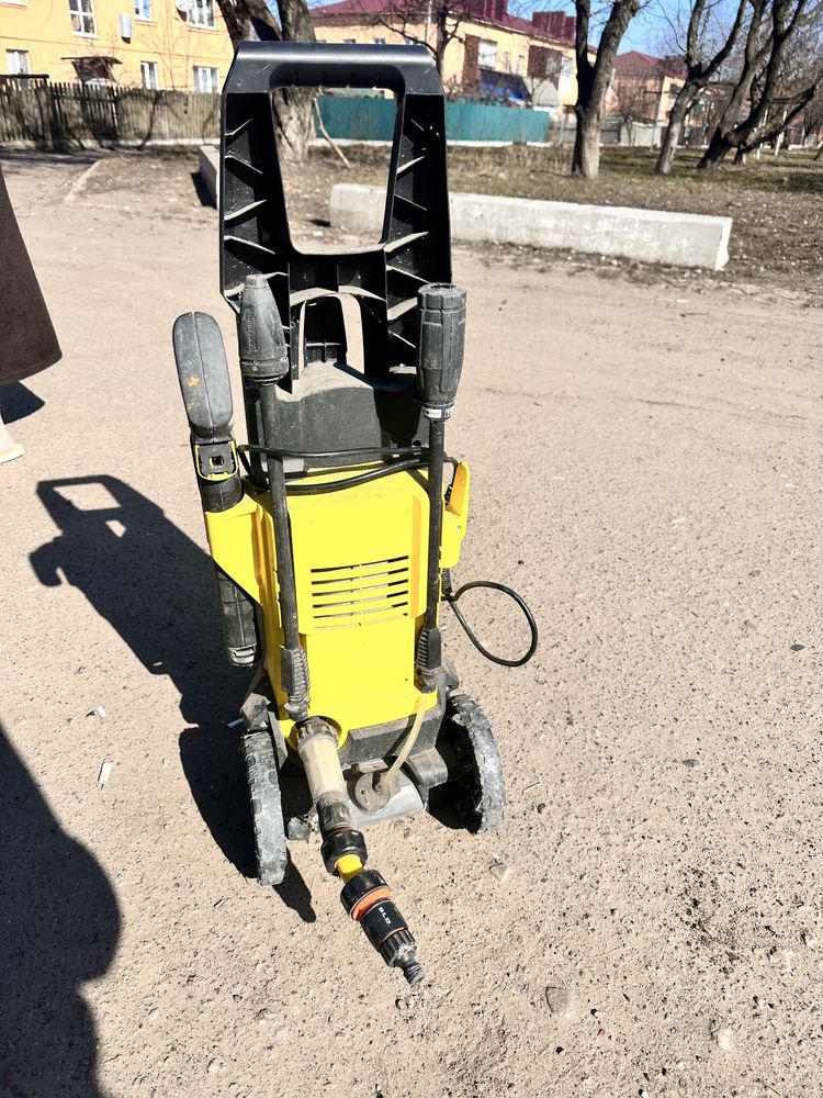 Продам Karcher K3