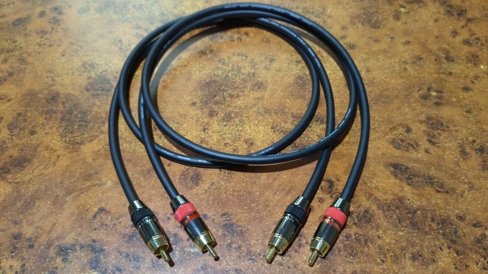 Hi-Fi межблочная пара 2RCA/2RCA MOGAMI 2534 (Japan) направленный экран