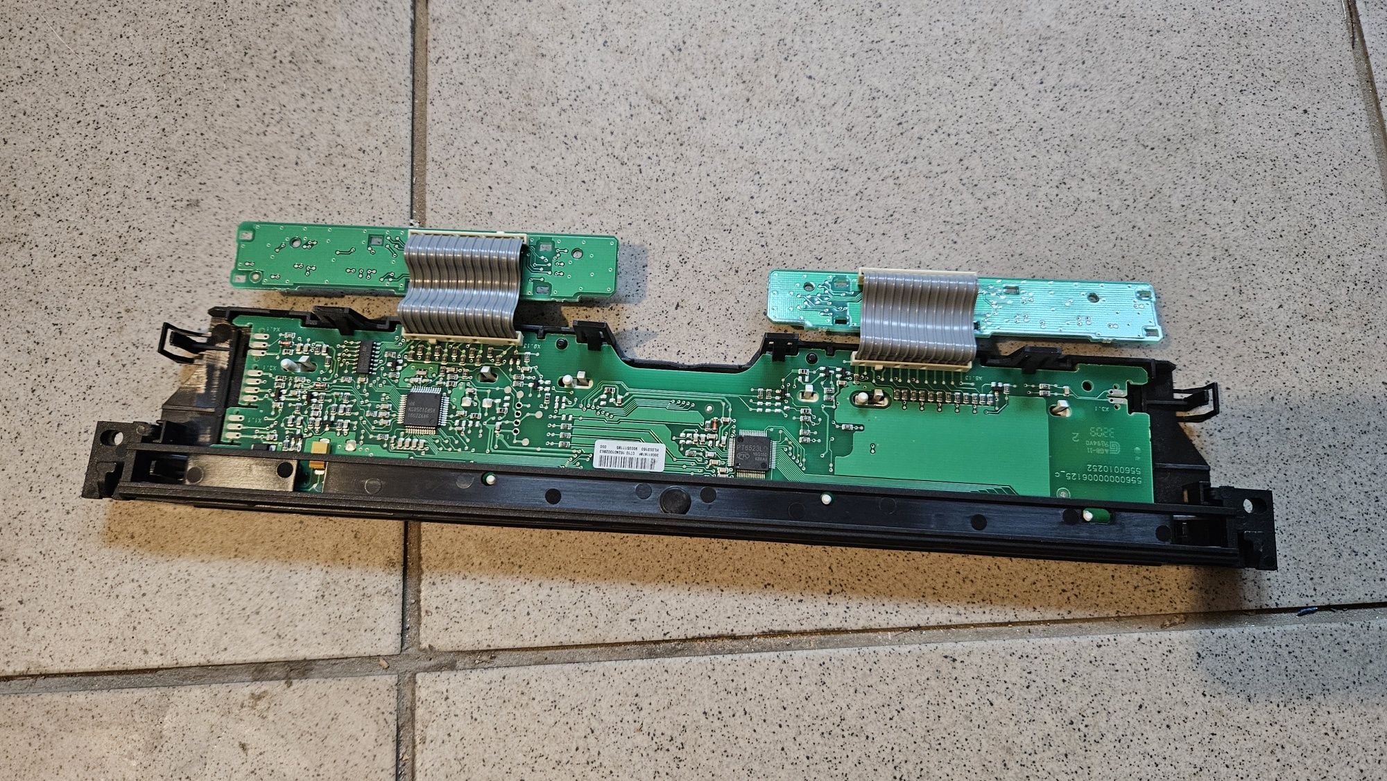 Wyświetlacz do piekarnika Siemens HB56AS560 USZKODZONY