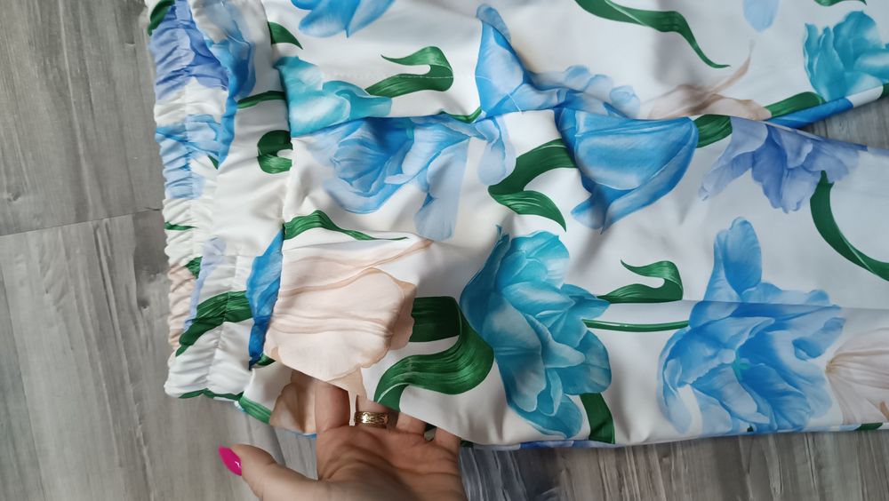 Nowy garnitur w niebieskie kwiaty M