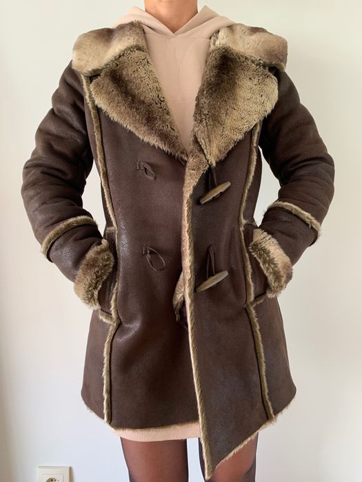 Casaco comprido castanho todo forrado a pêlo sintético tamanho S