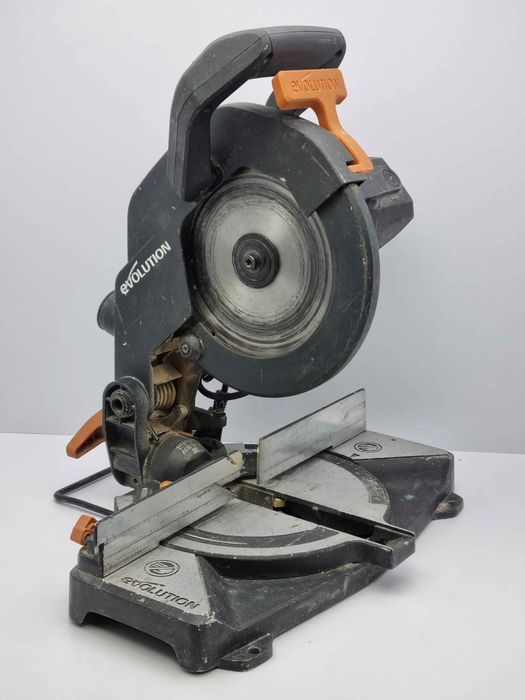 Piła ukośna R210 R210CMS 1200W 3750 o/min