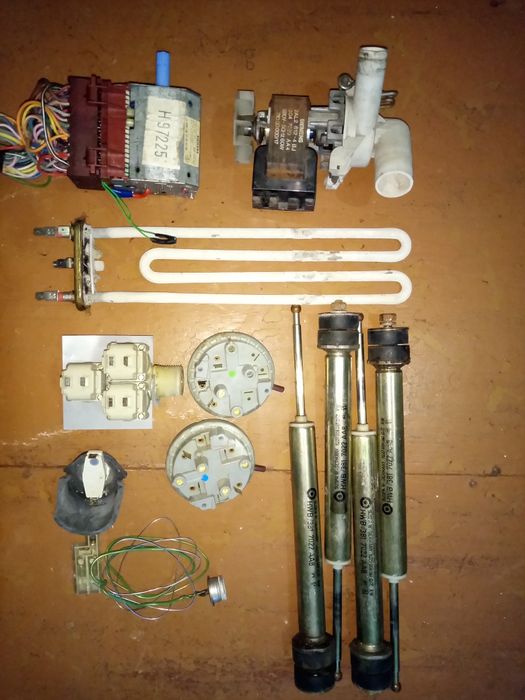 Стиральная Пральна машина Bosh Siemens запчастини