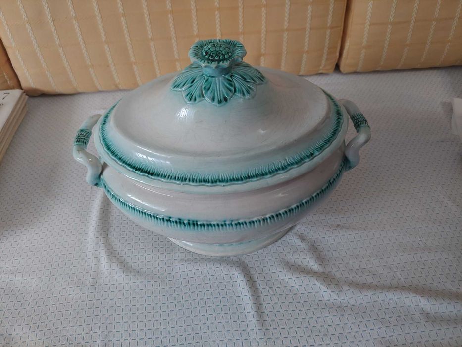 Terrina loiça de Sacavem centenária