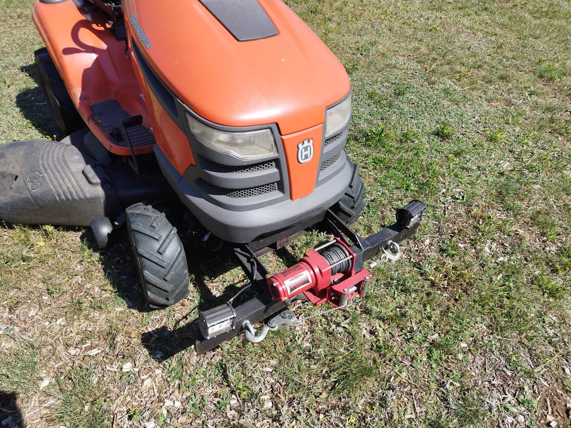 Traktorek Husqvarna Automat YTH2246 22km