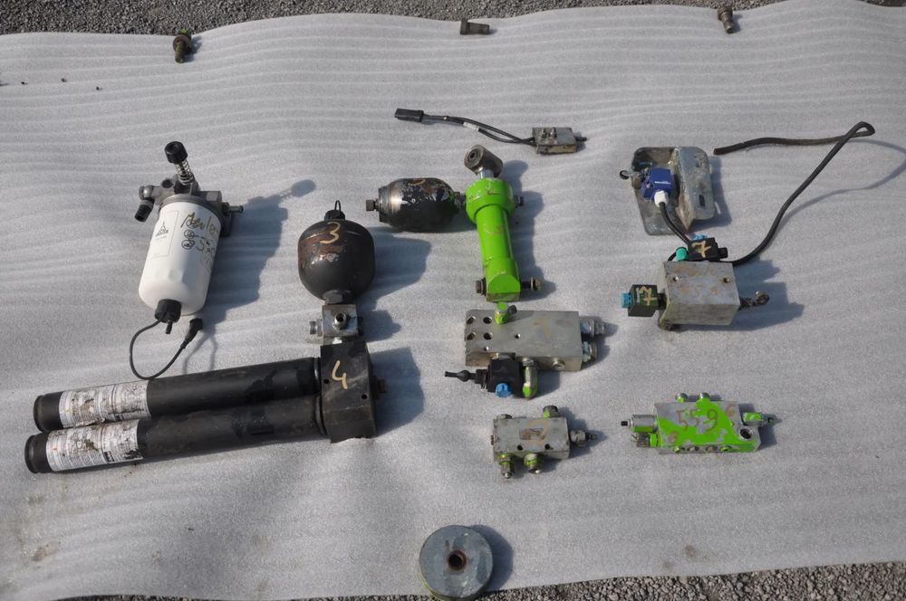 Siłownik rozdzielacz zamek elektrozawór Merlo 55.9