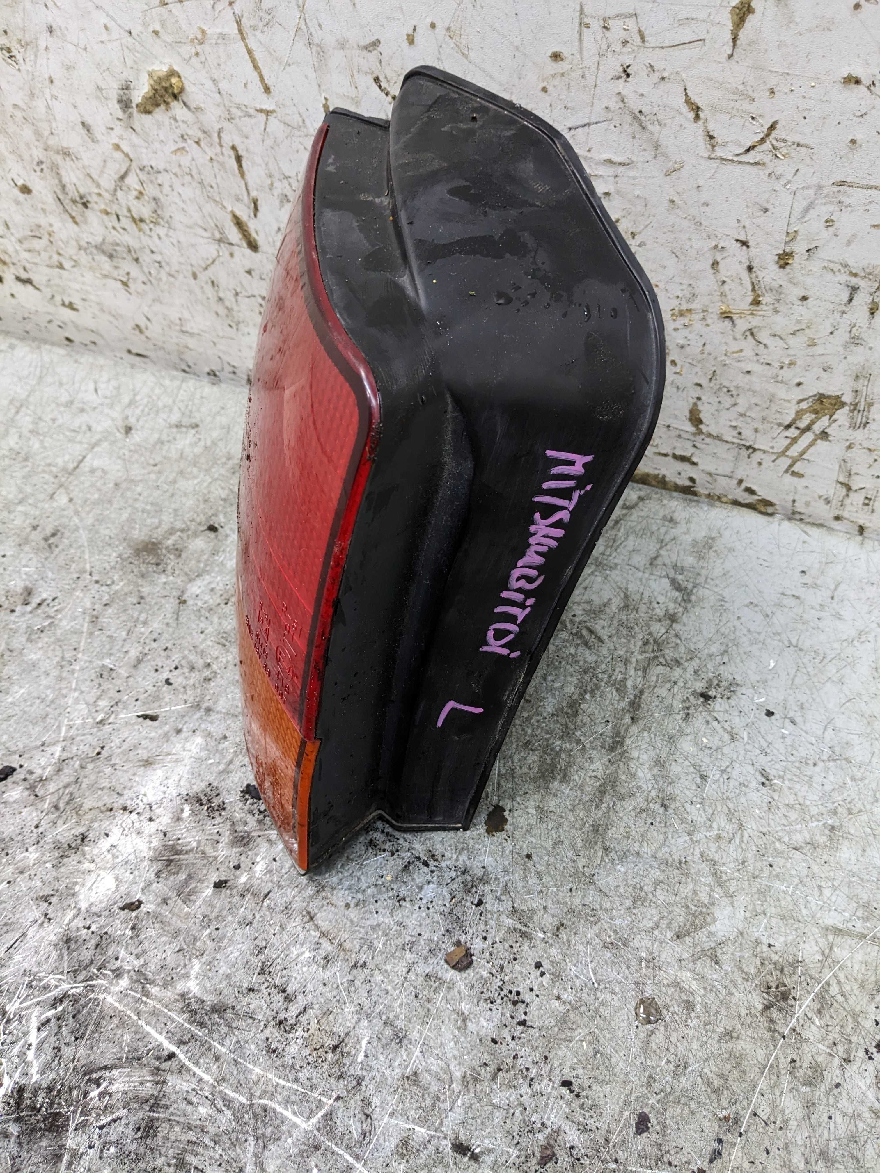 Mitsubishi Space Runner I Lampa Lewa Tylna Lewy Tył LT