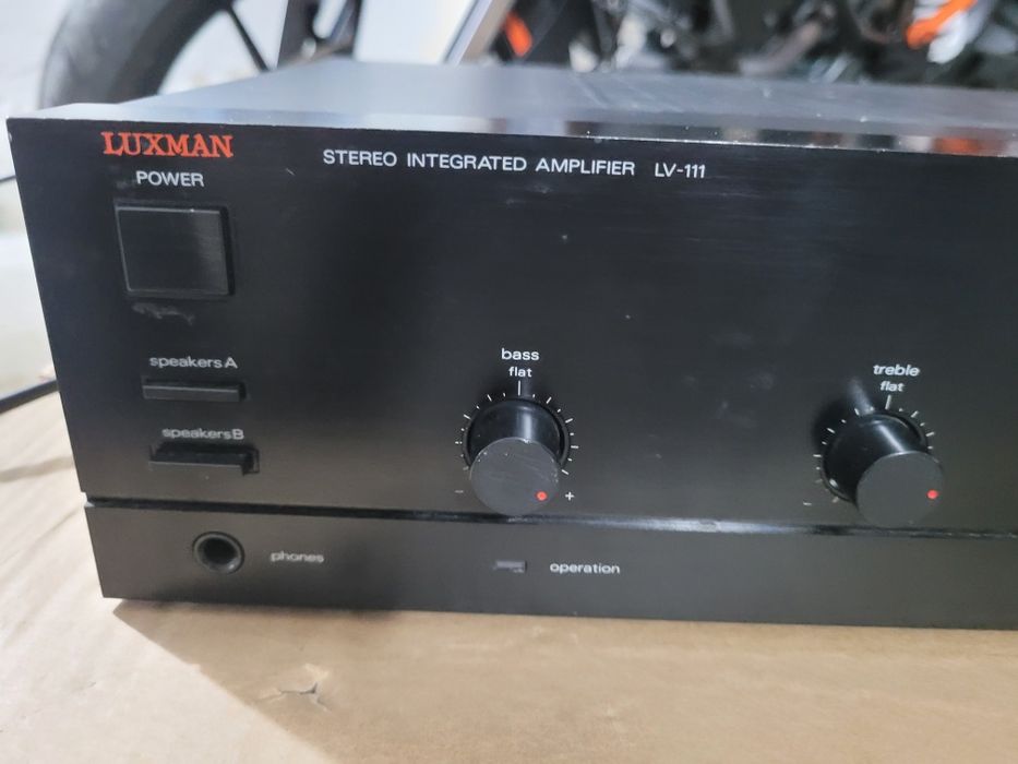 Wzmacniacz LUXMAN LV111