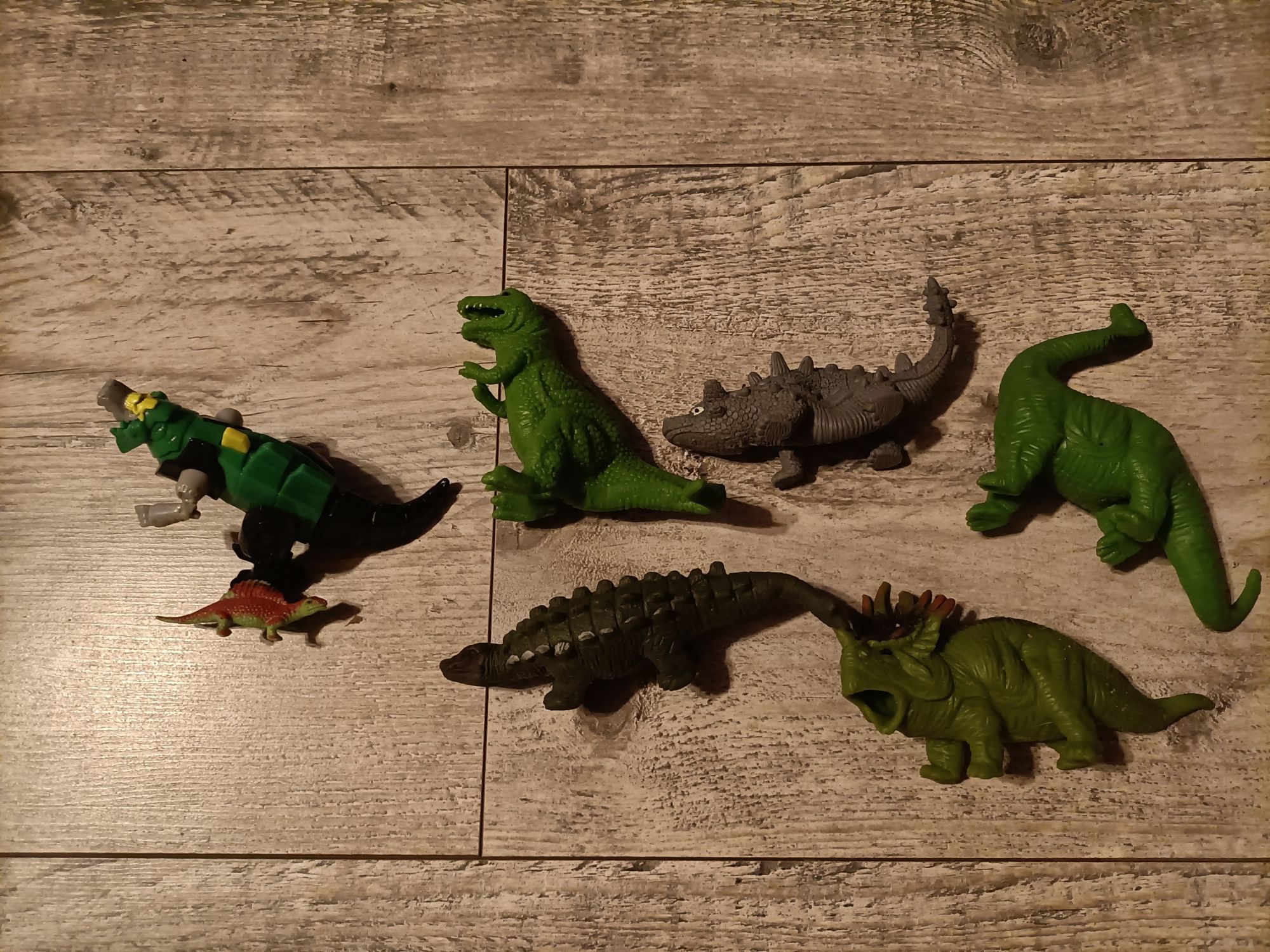 Zestaw dinozaurów gumowych rozciągliwych Godzilla