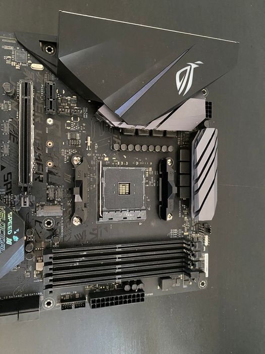 ASUS ROG STRIX B450-F Gaming (Peças/Reparação)