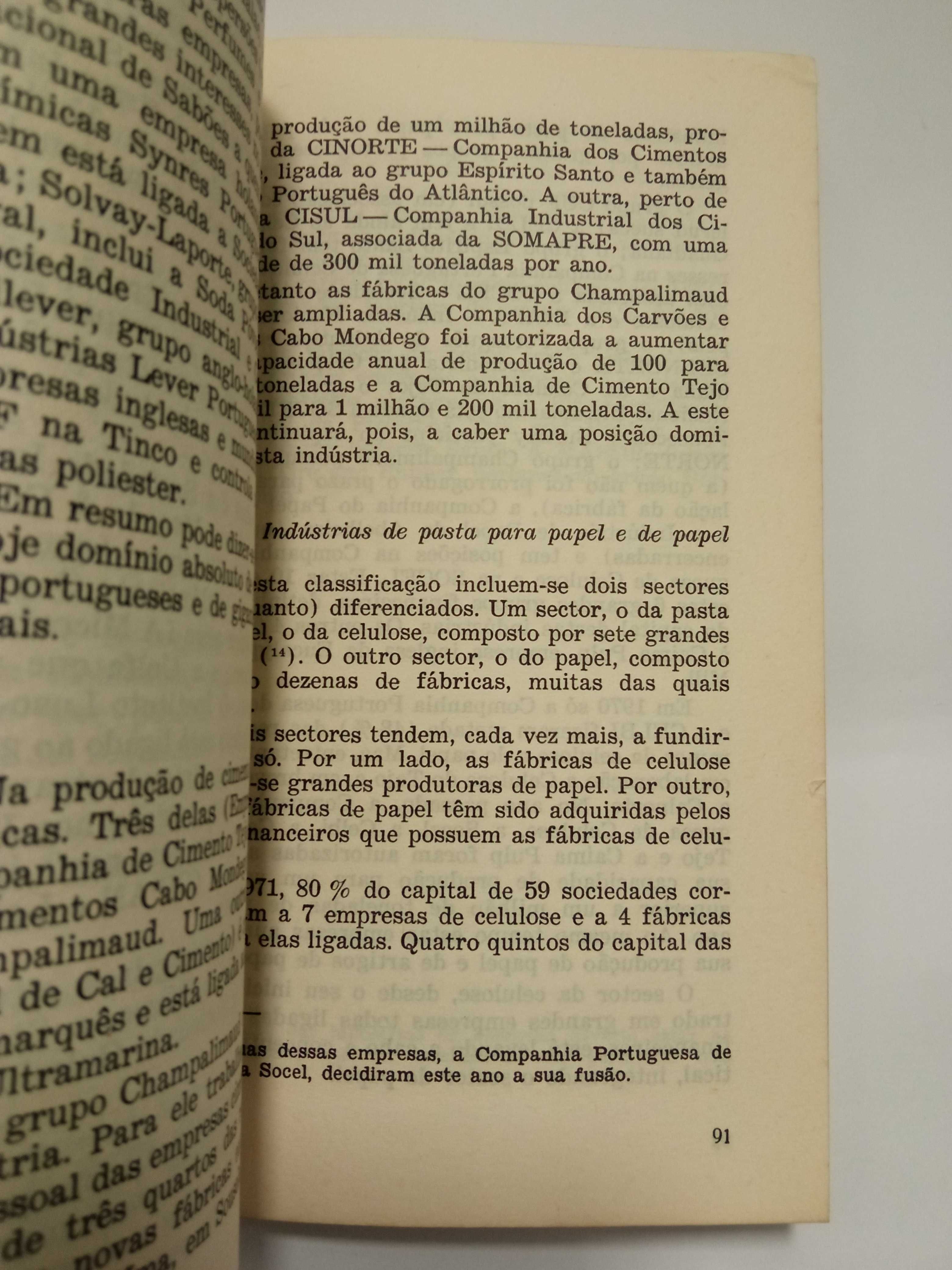 Sociedades e Grupos em Portugal, de Maria Belmira Martins