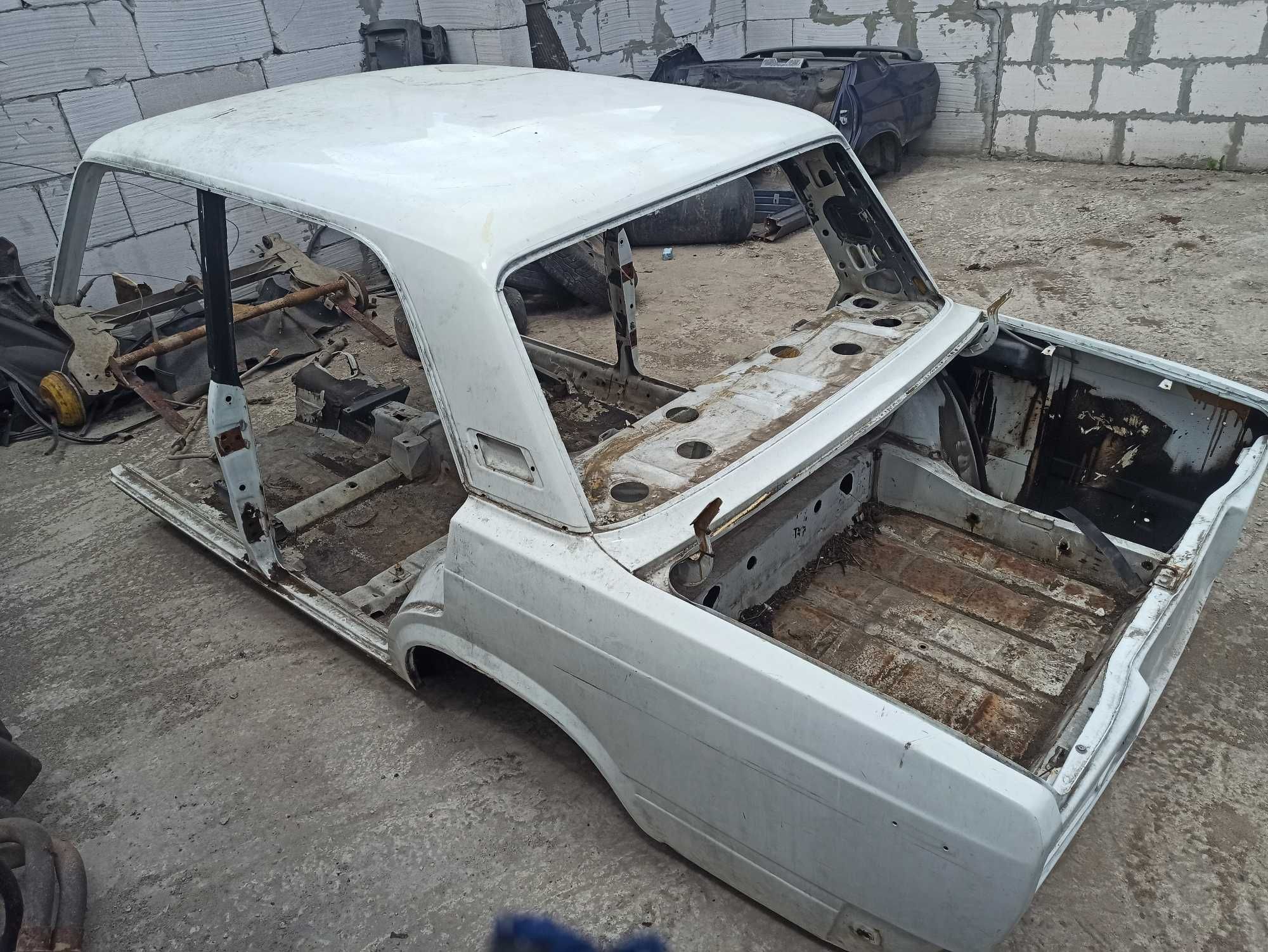 Кузов ВАЗ 2105, 2107 в ідеальному стані