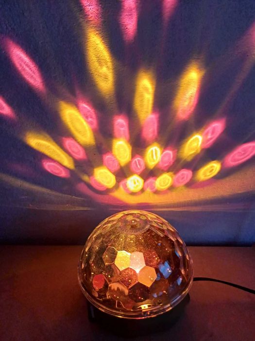 Super efekt Półkula LED USB/BT z wbudowanym głośnikiem+pilot