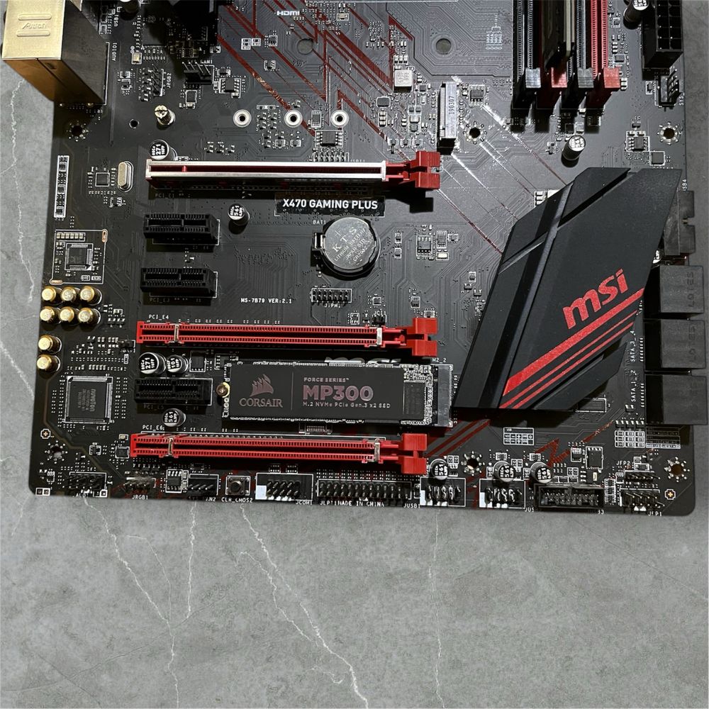 Płyta główna MSI x470 gaming plus z dyskiem ssd Corsair mp300 i ram