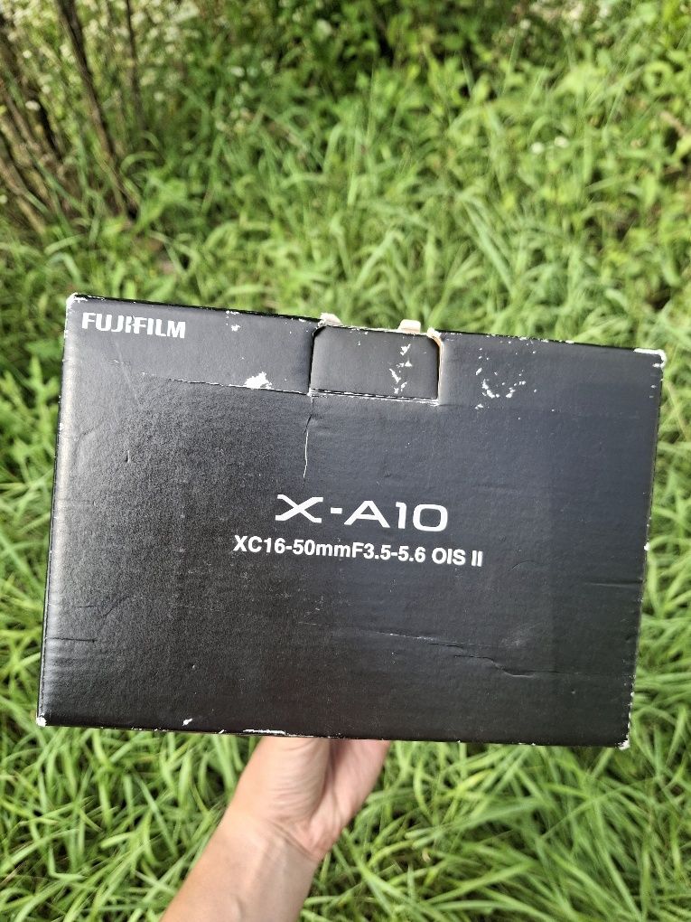 Продаю Fujifilm X-A10 з об’єктивами та оригінальною коробкою