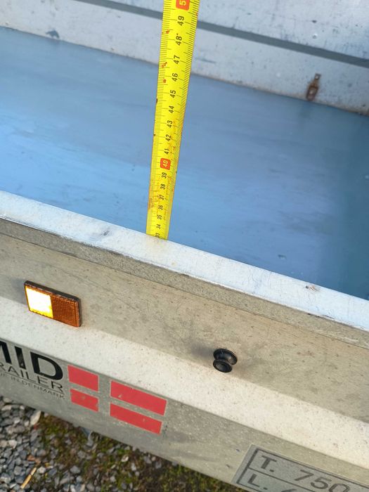 Przyczepka samochodowa