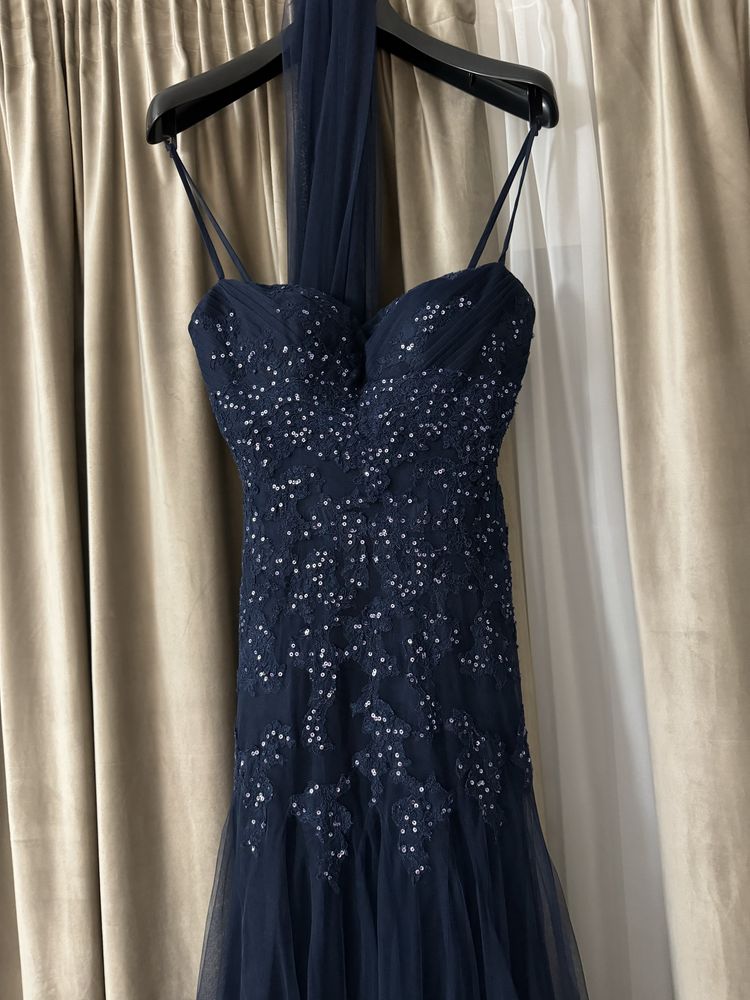 Платье Pronovias,темно-синего цвета,корсет расшит паетками