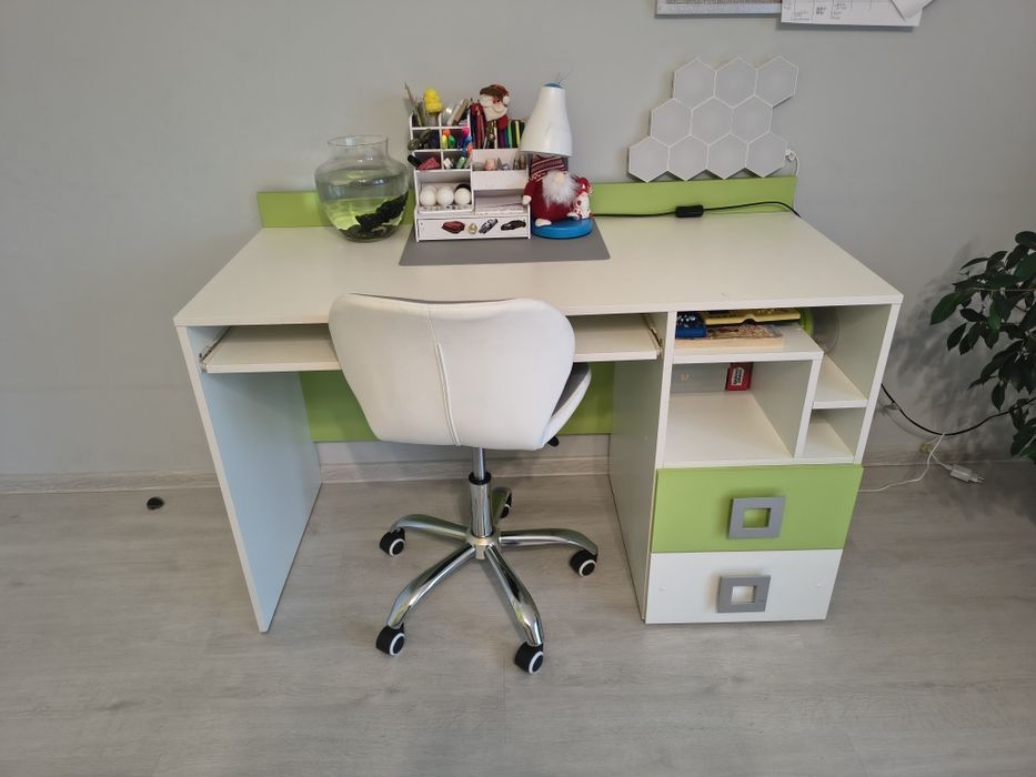 Biurko szkolne młodzieżowe stolnik nocny jak nowe