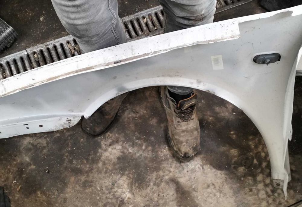 błotnik prawy lewy vw golf IV