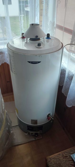 Gazowy podgrzewacz wody -  Ariston Thermo SGAx 120 EE