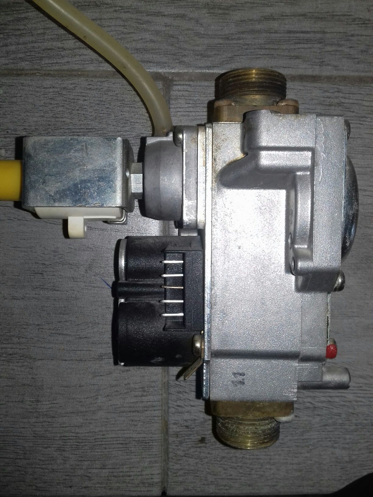 Газовый клапан Honeywell VK4105M 2055 2
