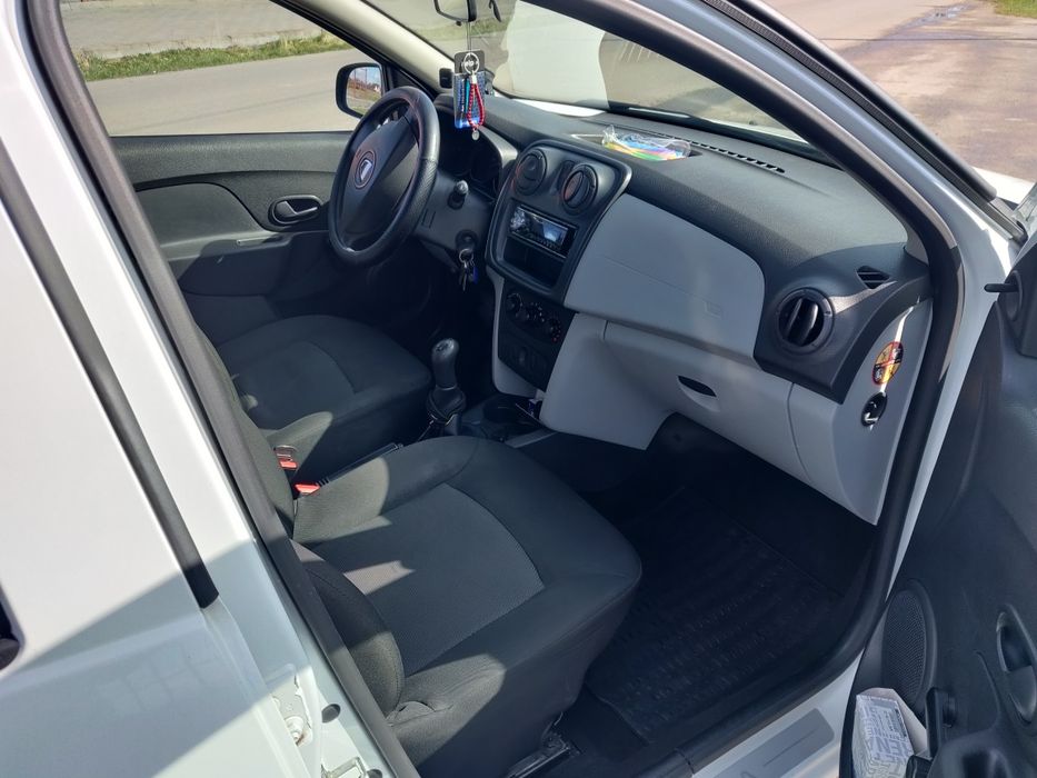 Dacia Sandero 2013 • 1.2 бензин