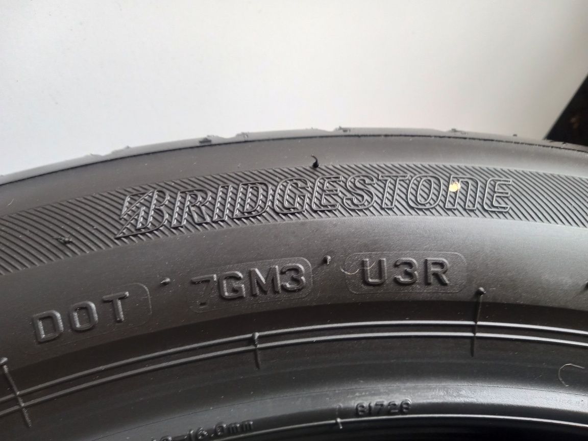 Opony letnie 235/45R20  Bridgestone jak nowe 21r