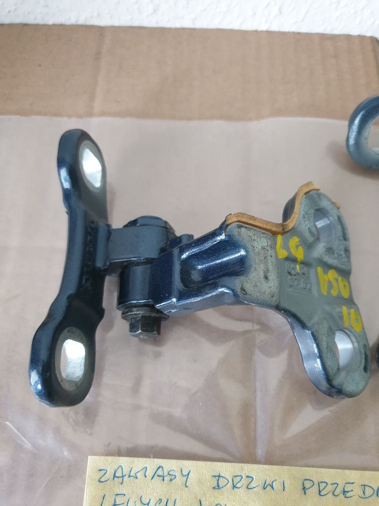 Zawiasy drzwi przednich lewych volvo V50 S40