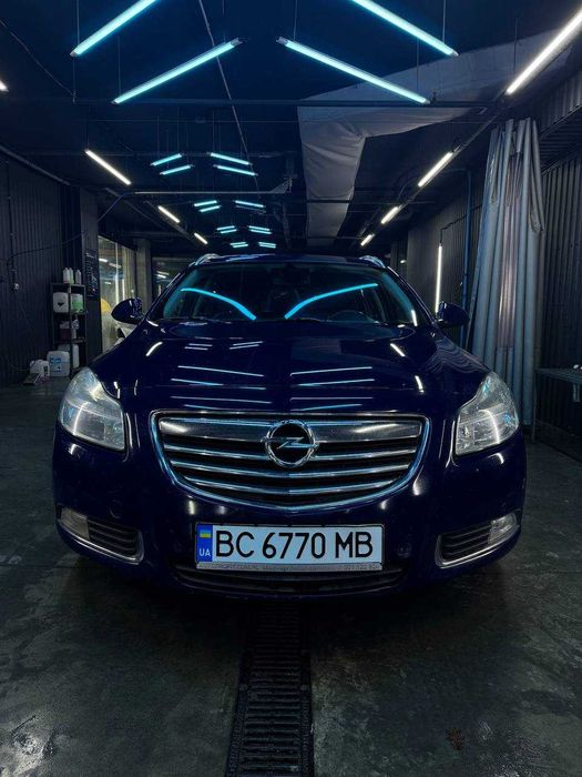 Опель Інсінгнія 2.0 дизель.ХОРОШИЙ СТАН,ХОРОША ЦІНА