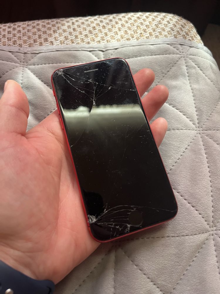 Apple iPhone SE 2 на 64Gb Заблокований iCloud як донор