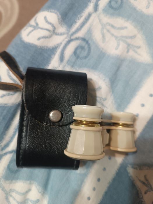 Бінокль театральний оперний