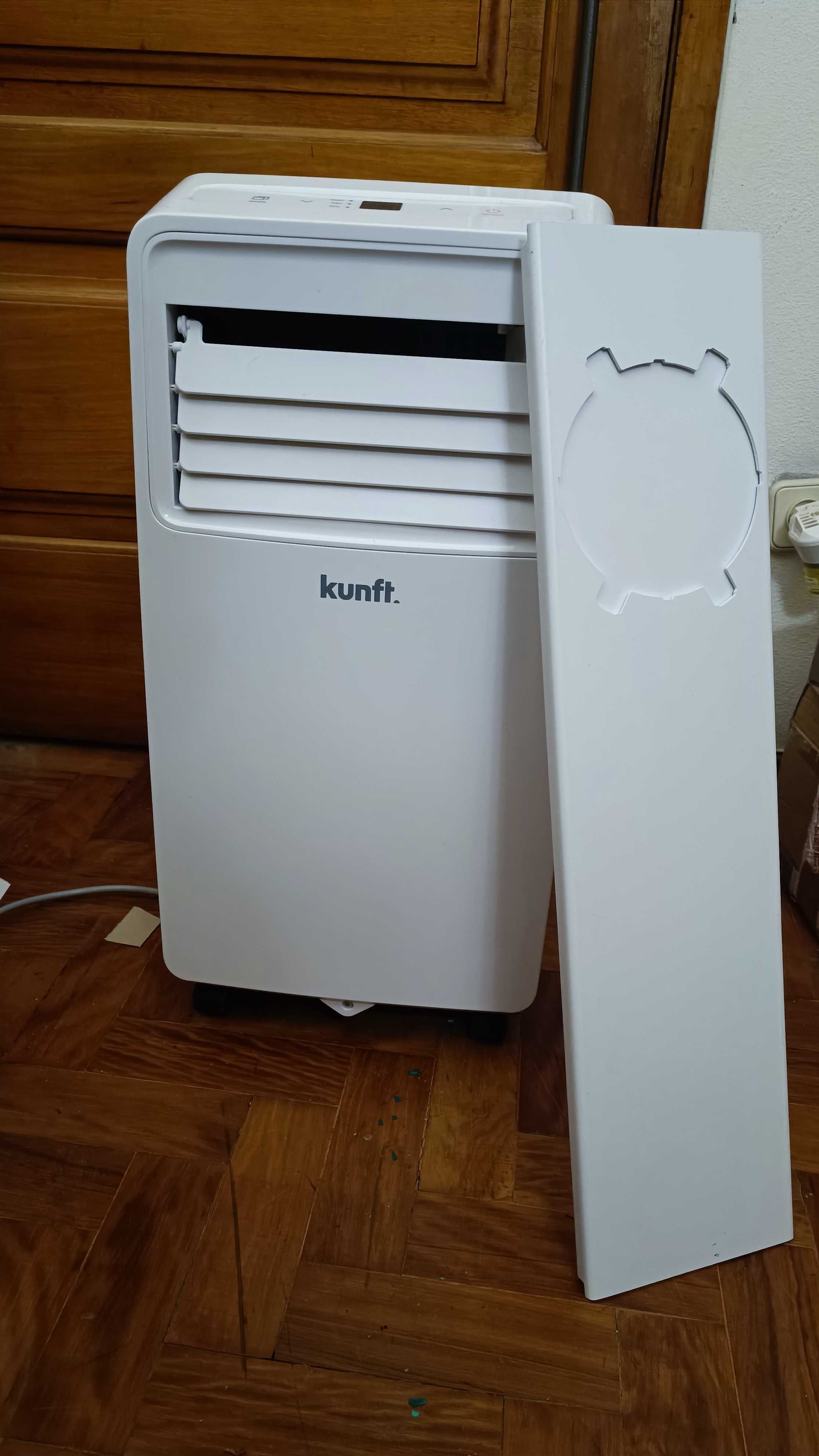 Ar Condicionado Portatil KUNFT em excelente estado + Vedação Janela