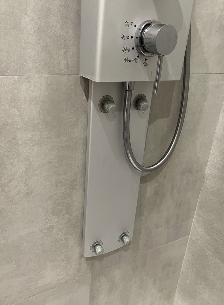Hansgrohe - panel prysznicowy, masaż, termostat.