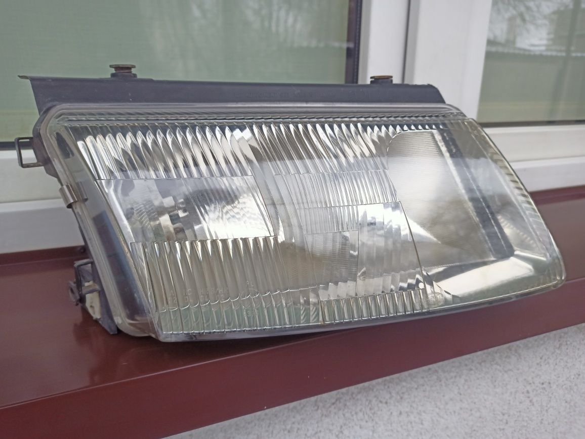 VW Passat B5 lampa przednia prawa reflektor przód pasażera