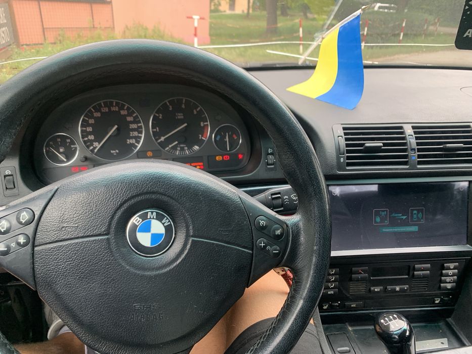 Продаю Bmw e39 520i