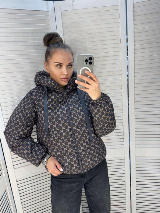 Жіноча куртка gucci з капюшоном
